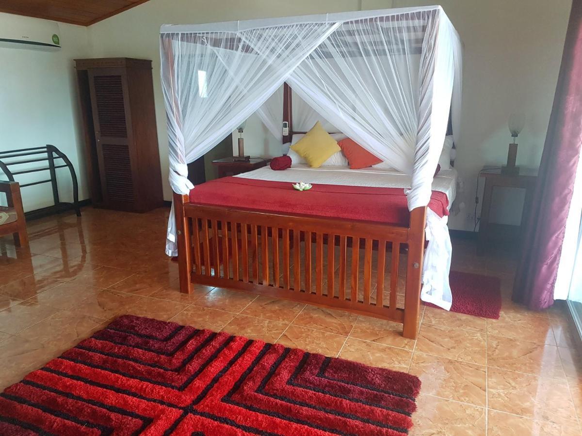 Tropical Beach House Hikkaduwa Exterior photo